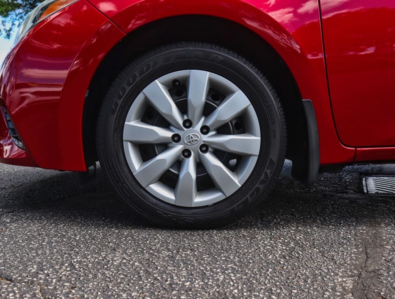 2015 Toyota Corolla 4dr Sdn CVT LE