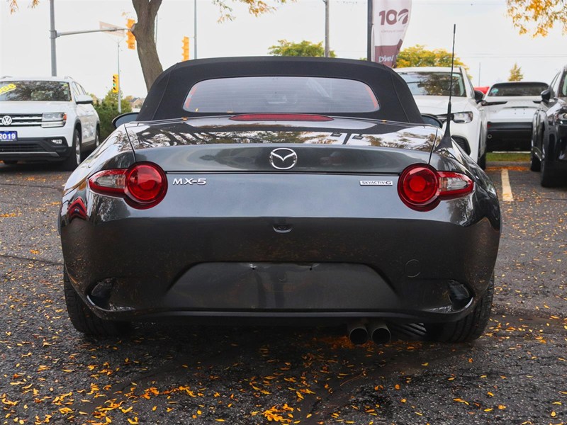 2023 Mazda MX-5 GS