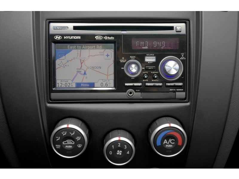 2009 Hyundai Tucson FWD 4dr I4 Auto GL Interior Shot 2