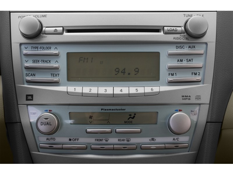 2009 Toyota Camry 4dr Sdn I4 Auto LE Interior Shot 2