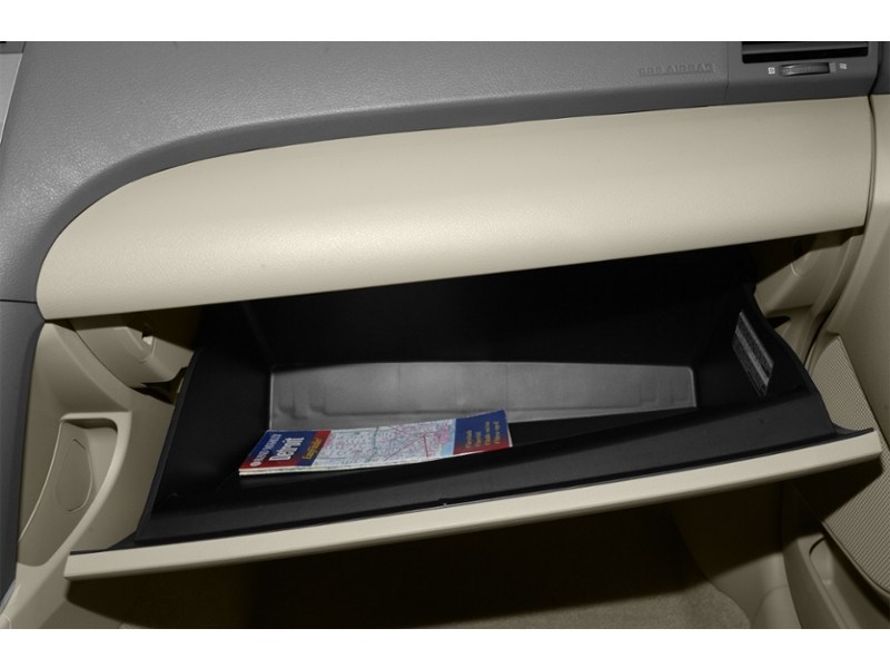 2009 Toyota Camry 4dr Sdn I4 Auto LE Interior Shot 4