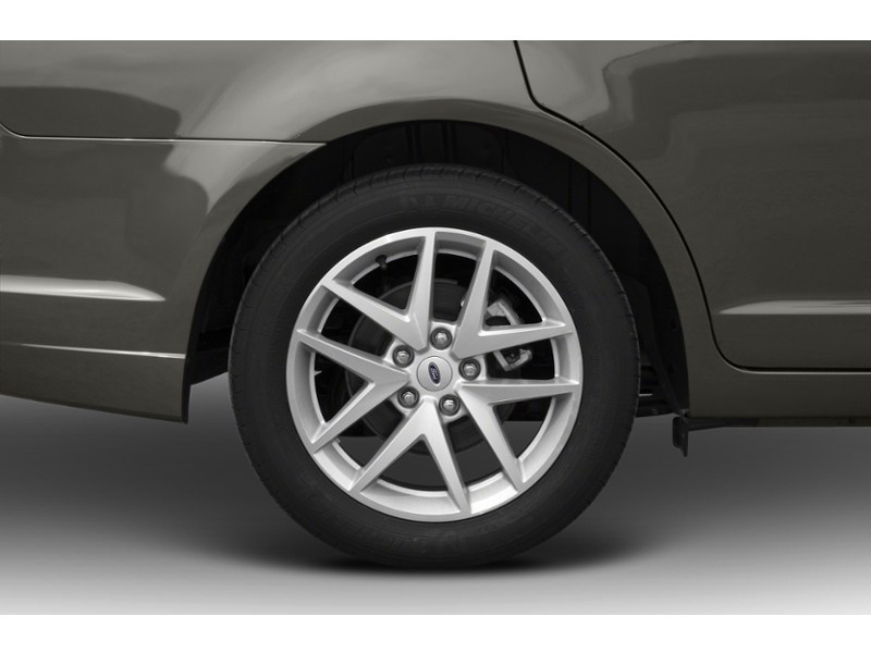 2012 Ford Fusion 4dr Sdn SEL FWD Exterior Shot 5
