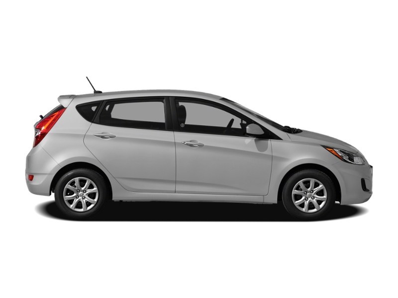 2012 Hyundai Accent 5dr HB Auto GL Exterior Shot 16