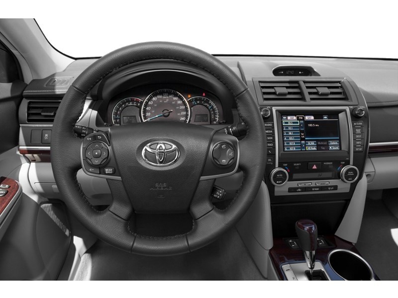 2012 Toyota Camry 4dr Sdn V6 Auto XLE Interior Shot 3