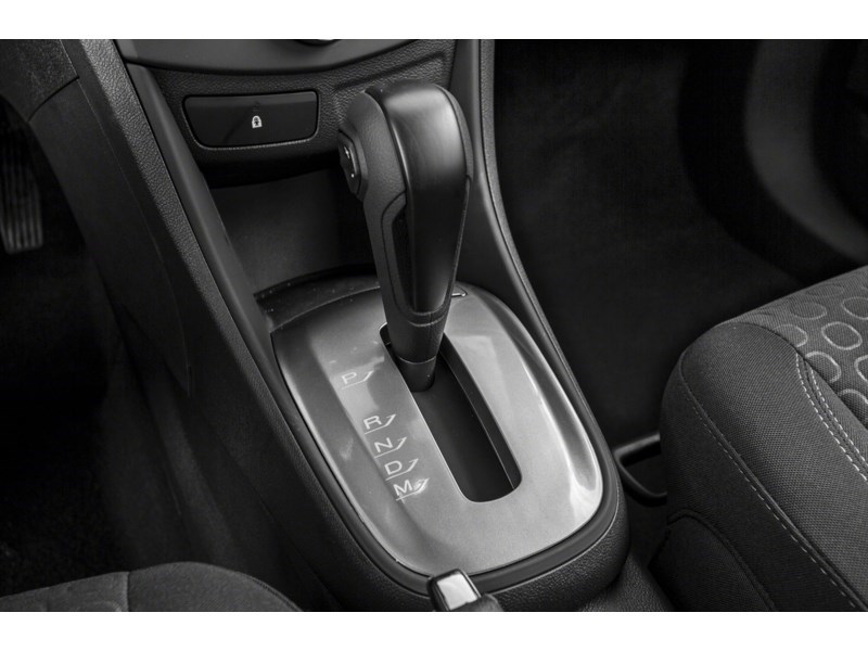 2016 Chevrolet Trax FWD 4dr LS Exterior Shot 12