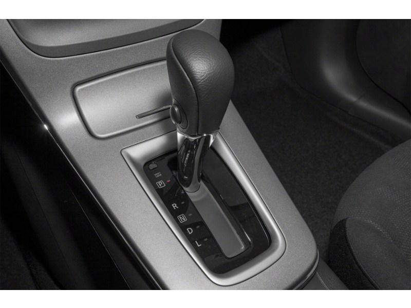 2013 Nissan Sentra 4dr Sdn Man S Exterior Shot 9