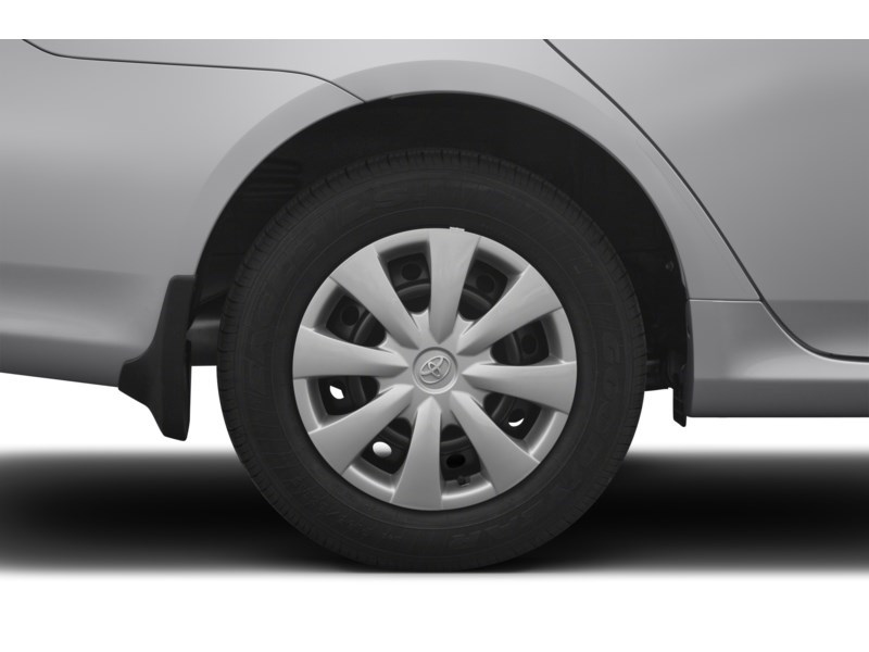 2013 Toyota Corolla 4dr Sdn Auto LE Exterior Shot 5
