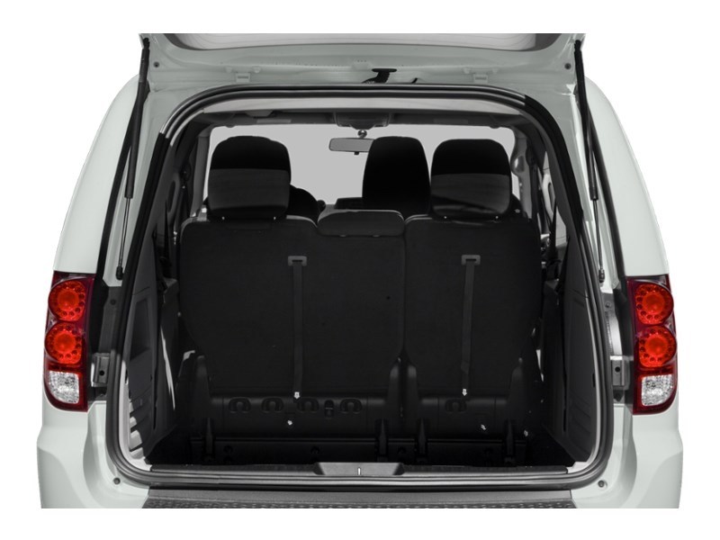 2019 Dodge Grand Caravan SXT 2WD Exterior Shot 4