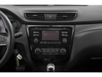 2018 Nissan Qashqai AWD SL CVT Interior Shot 2