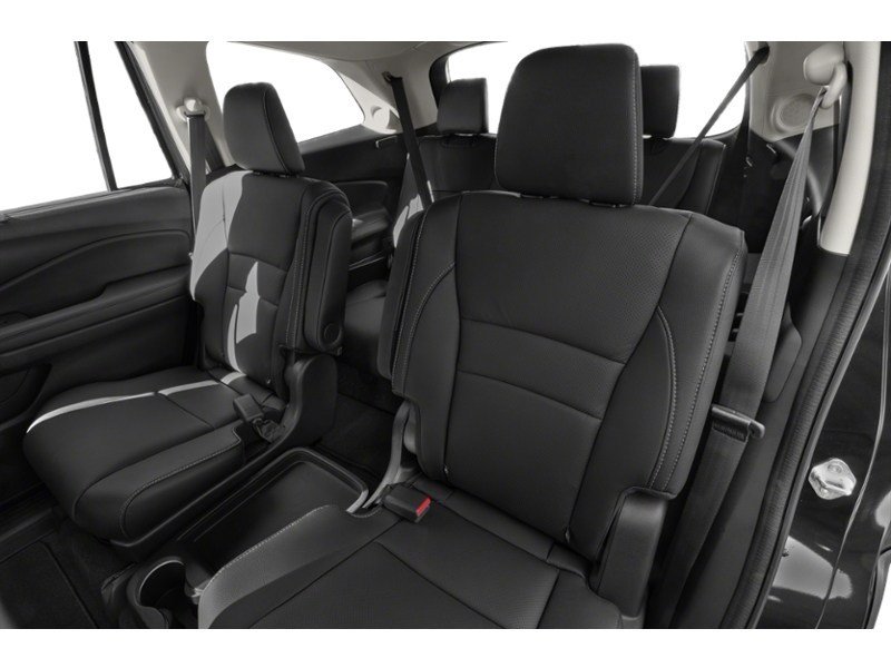 2022 Honda Pilot Touring 7-Passenger AWD Interior Shot 5