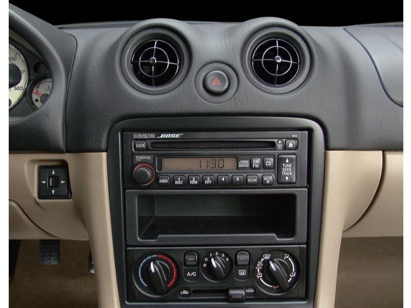 2001 Mazda MX-5 Miata 2dr Conv 5-Spd Manual Interior Shot 2