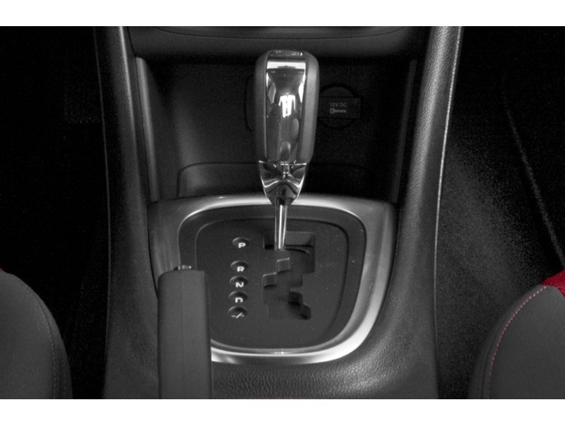 2013 Dodge Avenger 4dr Sdn Exterior Shot 9