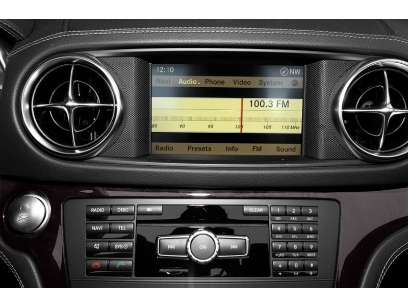 2013 Mercedes-Benz SL-Class 2dr Roadster SL 550 Interior Shot 2