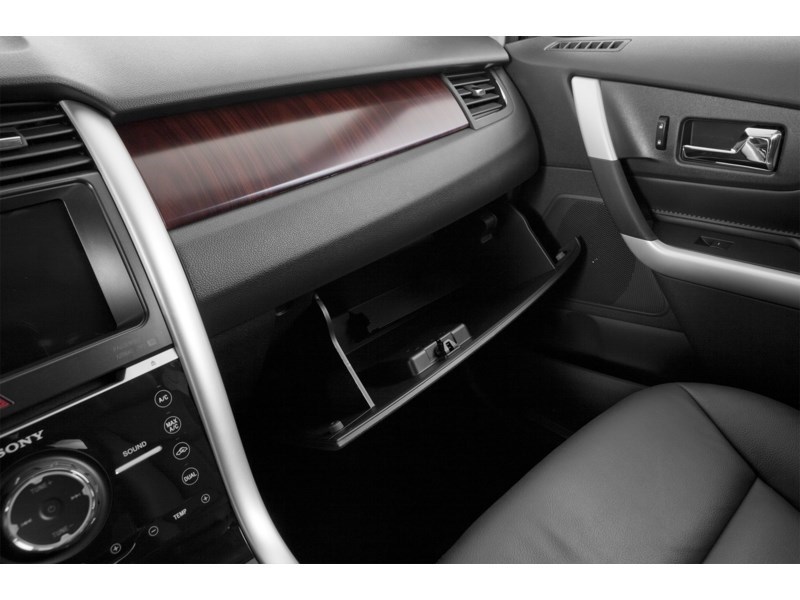 2014 Ford Edge 4dr SEL AWD Interior Shot 3