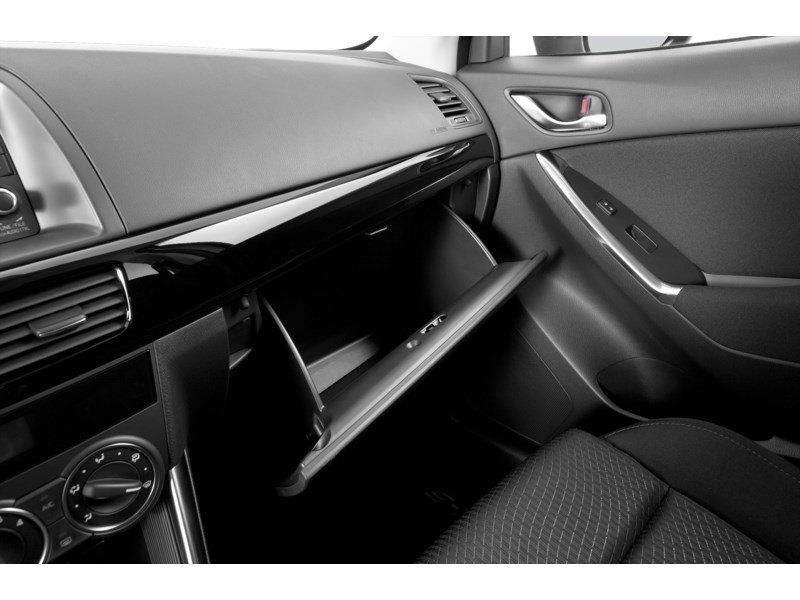 2014 Mazda CX-5 AWD 4dr Auto GT Interior Shot 3