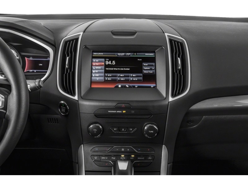 2018 Ford Edge Titanium AWD Interior Shot 2