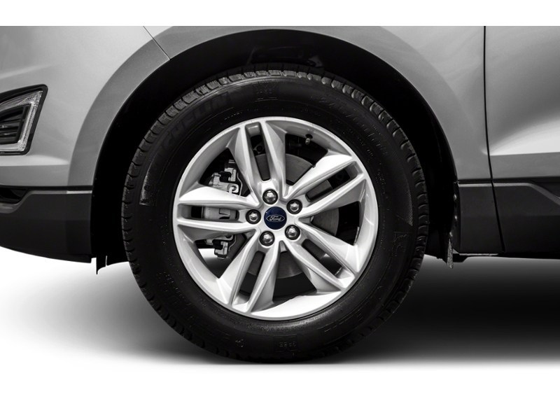 2018 Ford Edge Titanium AWD Exterior Shot 5