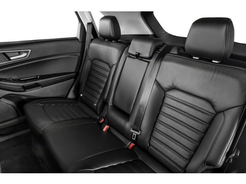 2018 Ford Edge Titanium AWD Interior Shot 6