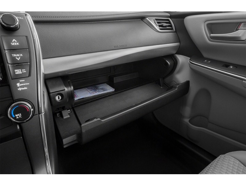 2015 Toyota Camry 4dr Sdn V6 Auto XSE Interior Shot 4