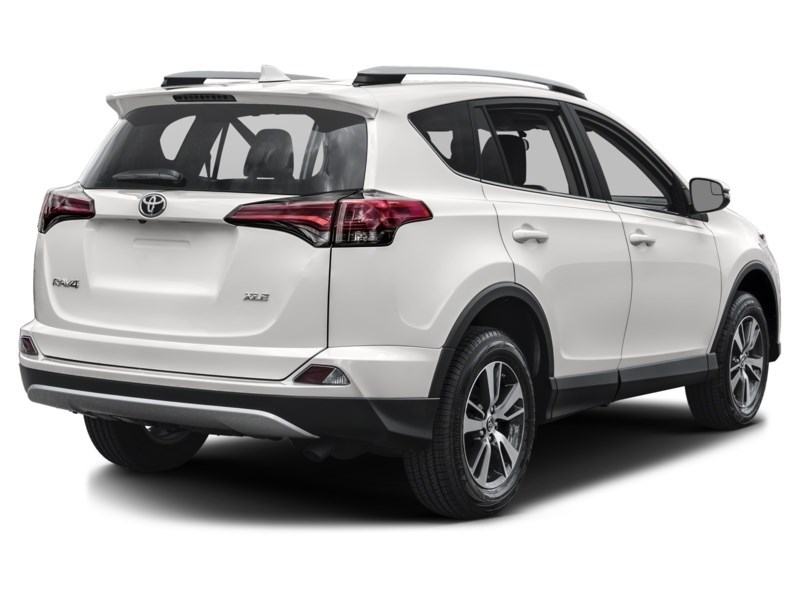 2018 Toyota RAV4 FWD XLE/ SUPER LOW KM/INCOMING Exterior Shot 2