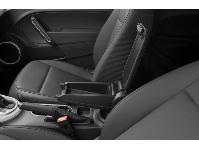 2018 Volkswagen Beetle Trendline Auto Interior Shot 7