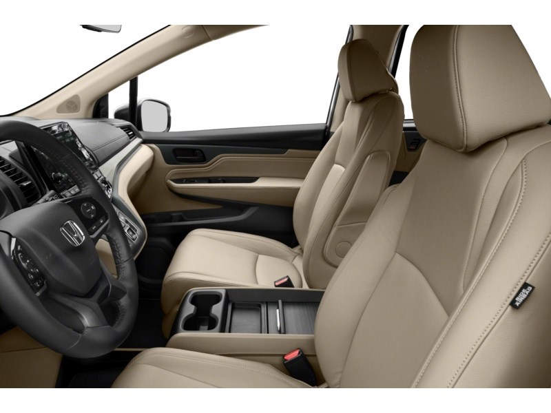 2018 Honda Odyssey Touring Auto Interior Shot 3