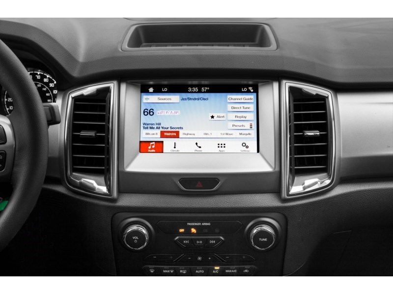2021 Ford Ranger XLT 4WD SuperCrew 5' Box Interior Shot 2