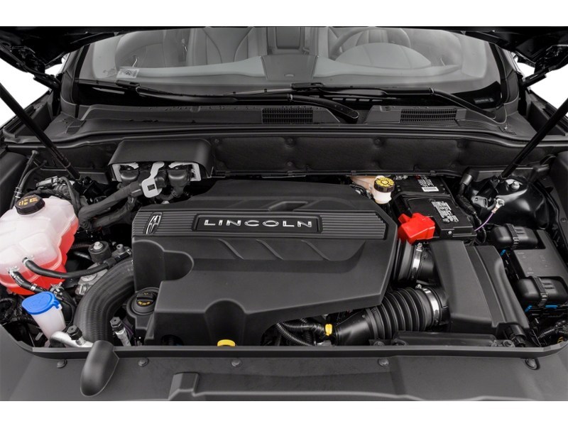2019 Lincoln Nautilus Reserve AWD Exterior Shot 3