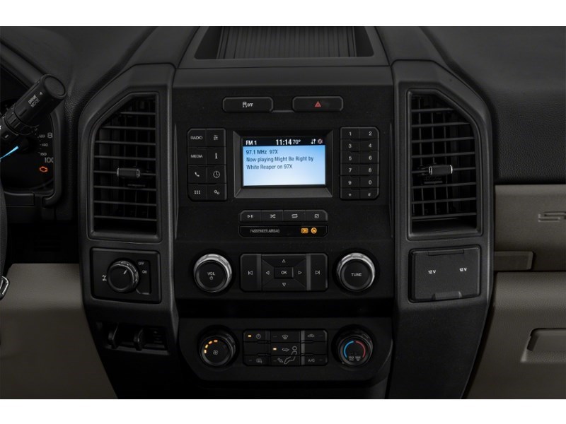 2022 Ford Super Duty F-250 SRW XL 4WD Reg Cab 8' Box Interior Shot 2