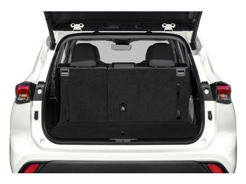 2022 Toyota Highlander XLE AWD Exterior Shot 4