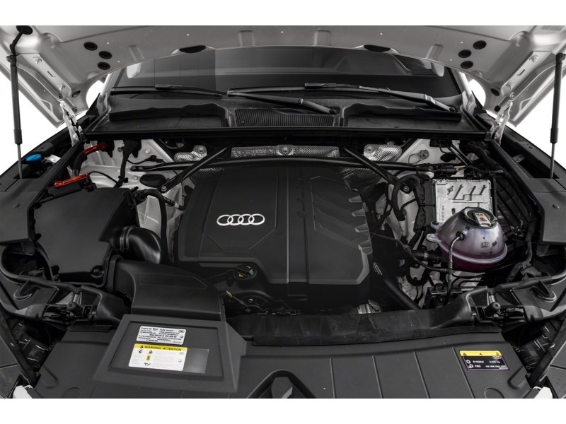 2021 Audi Q5 Komfort 45 TFSI quattro Exterior Shot 3