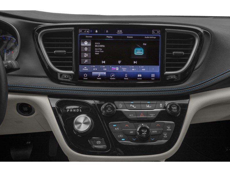 2022 Chrysler Pacifica Limited FWD Interior Shot 2