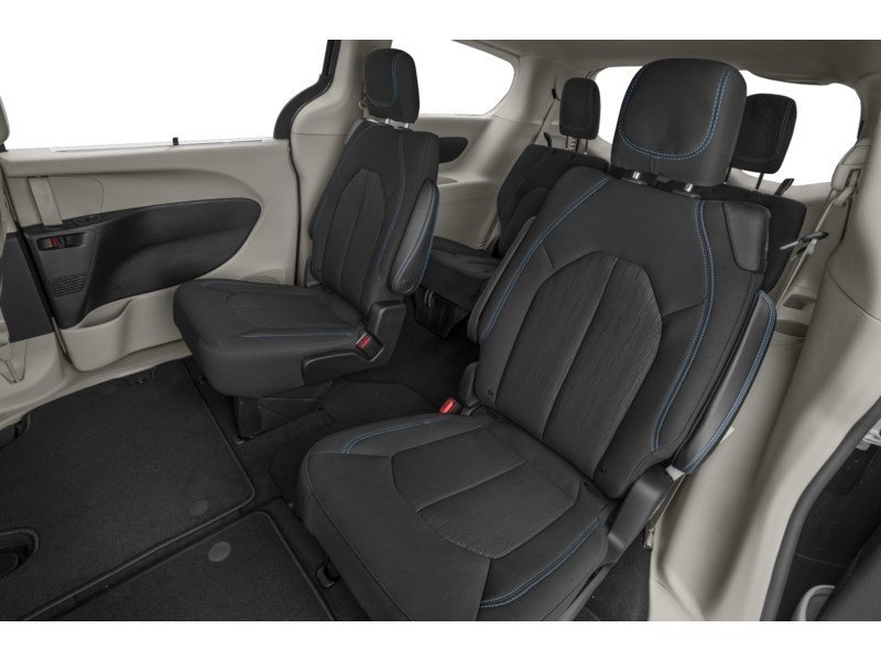 2022 Chrysler Pacifica Limited FWD Interior Shot 5