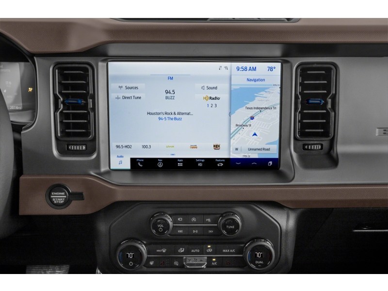 2023 Ford Bronco Outer Banks 4 Door 4x4 Interior Shot 2