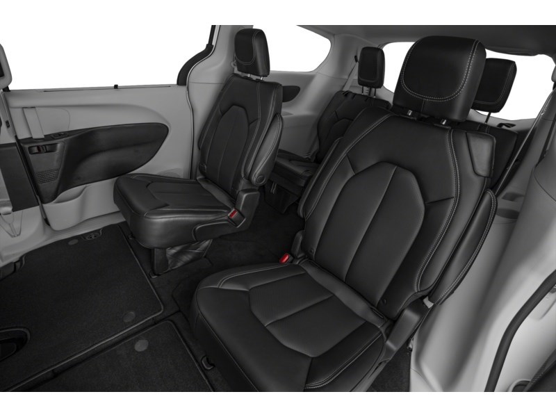2023 Chrysler Pacifica Touring L FWD Interior Shot 5