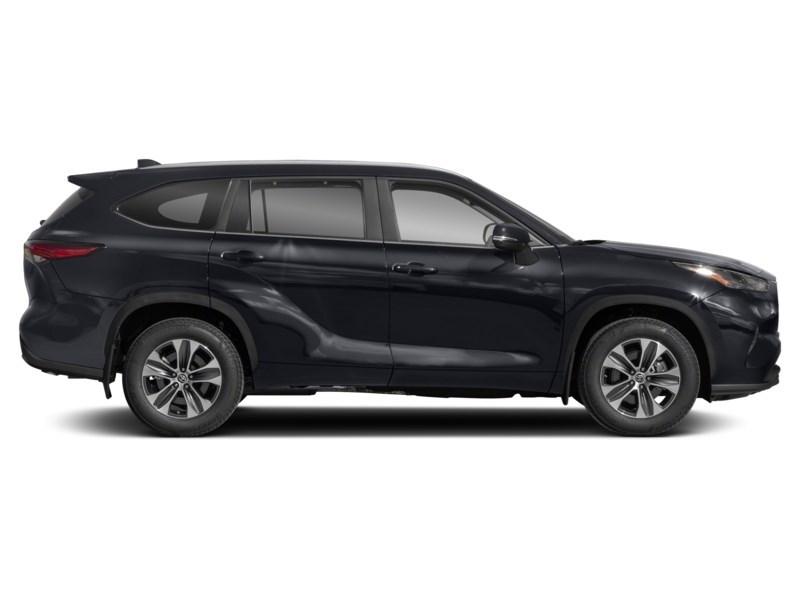 2026 Toyota Highlander XLE AWD Exterior Shot 10