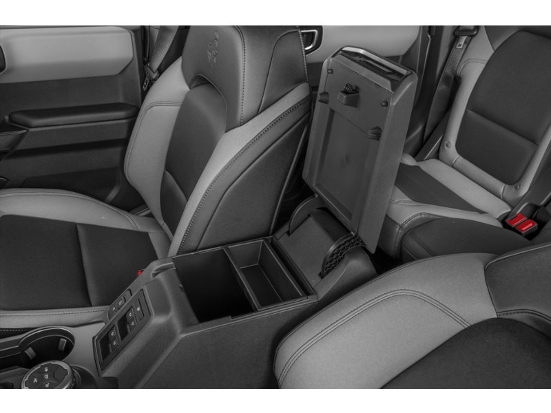 2024 Ford Bronco Black Diamond 4 Door 4x4 Interior Shot 7