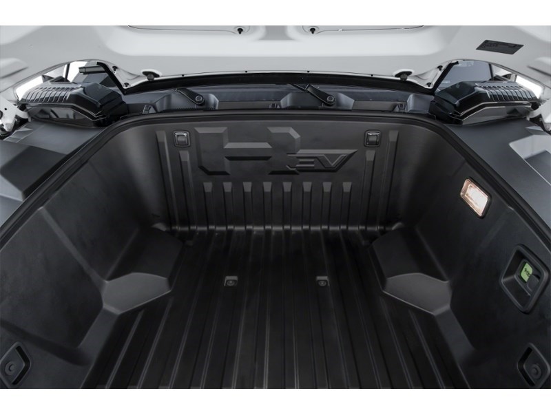 2026 GMC HUMMER EV SUV e4WD 4dr 2X w/1SF Exterior Shot 3
