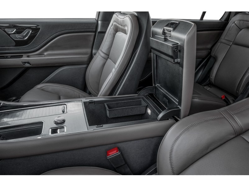 2026 Lincoln Aviator Reserve AWD Interior Shot 7