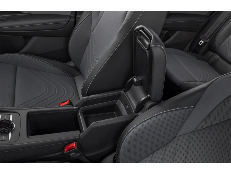 2025 Volkswagen Tiguan Comfortline 4MOTION Interior Shot 7
