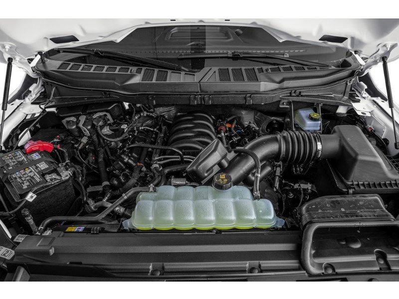 2026 Ford F-150 XL 4WD SuperCrew 5.5' Box Exterior Shot 3