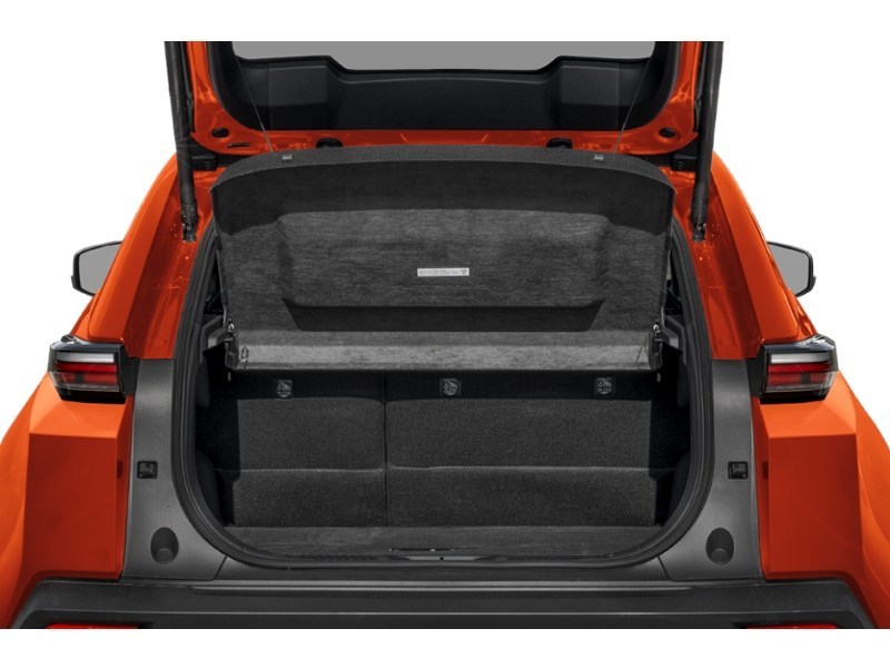 2026 Toyota C-HR XSE AWD Exterior Shot 4