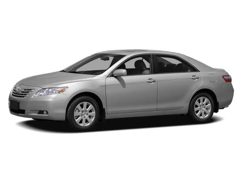 2009 Toyota Camry 4dr Sdn I4 Auto LE Classic Silver Metallic  Shot 2