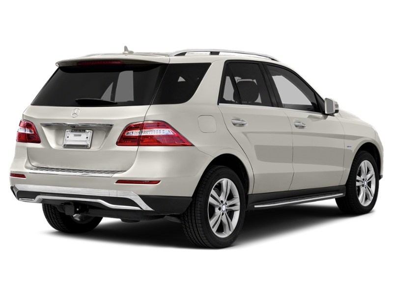 2013 Mercedes-Benz M-Class 4MATIC 4dr ML 350 BlueTEC Calcite White  Shot 26