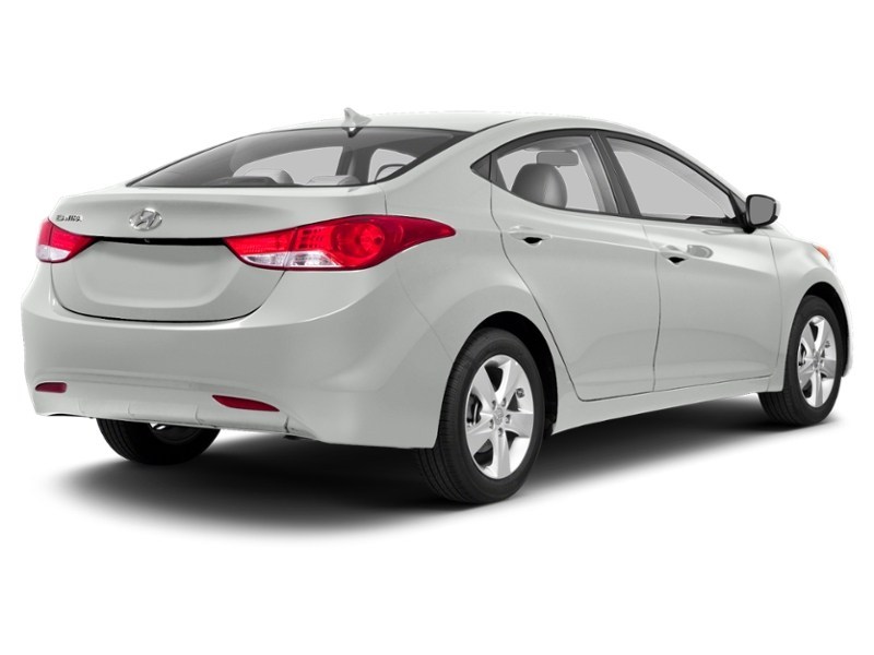 2013 Hyundai Elantra 4dr Sdn Man GL Shimmering White Mica  Shot 31