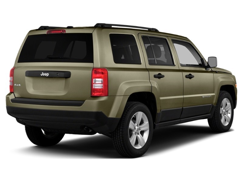 2016 Jeep Patriot 4WD 4dr High Altitude Eco Green Pearl  Shot 17