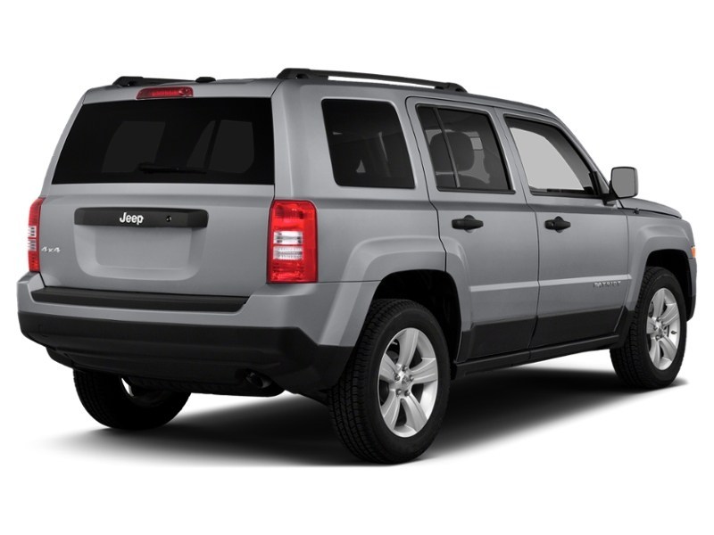 2016 Jeep Patriot 4WD 4dr High Altitude Billet Metallic  Shot 23
