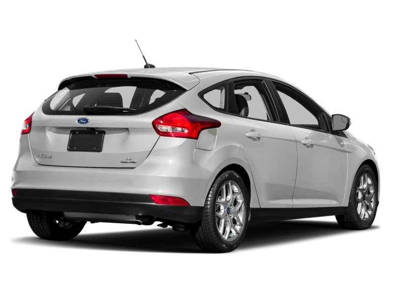 2015 Ford Focus 5dr HB SE Oxford White  Shot 48