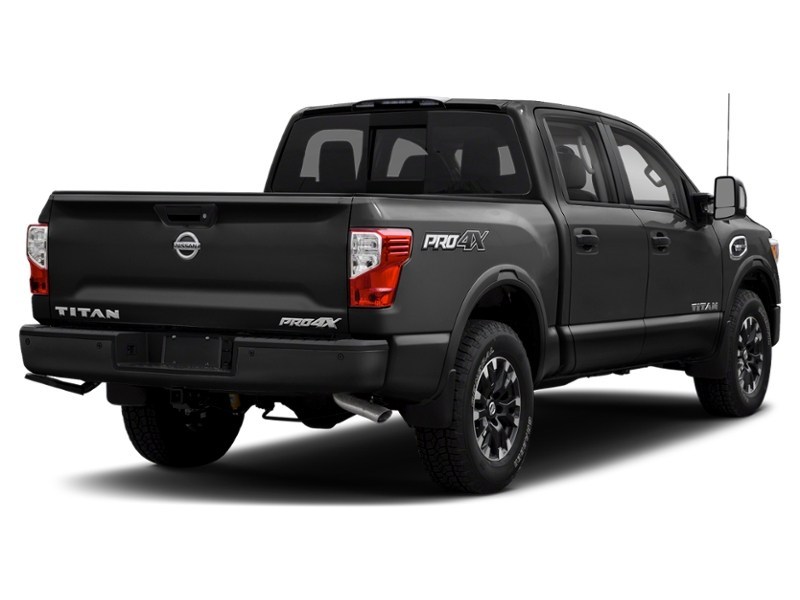 2018 Nissan Titan 4x4 Crew Cab PRO-4X Gun Metallic  Shot 14