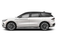 2026 Lincoln Nautilus Reserve AWD White Platinum Metallic Tri-Coat  Shot 3